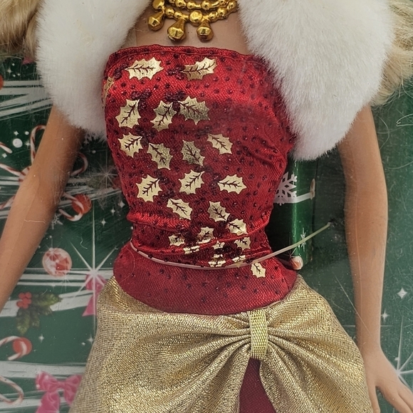 Barbie Holiday Wishes 2009 Doll - Picture 5 of 9